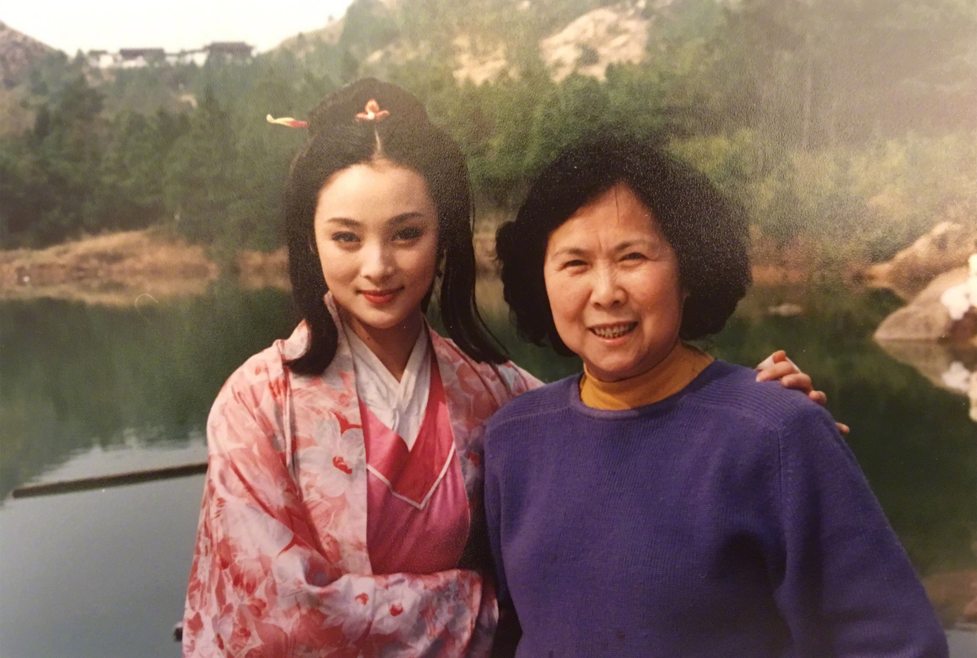 “可云”徐露：巅峰期退隐，嫁大7岁男友，46岁