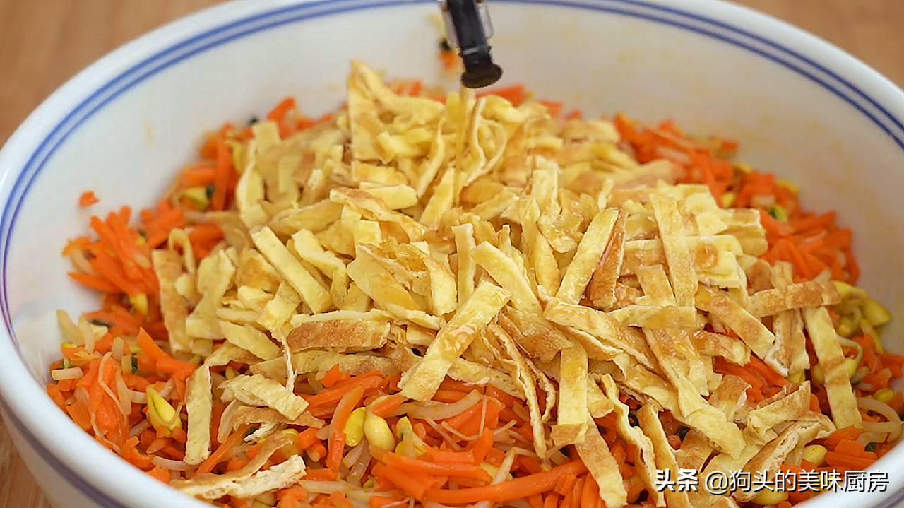 懒人小馅饼做法，皮薄馅大，味道鲜美，吃了25年都不腻，太香了