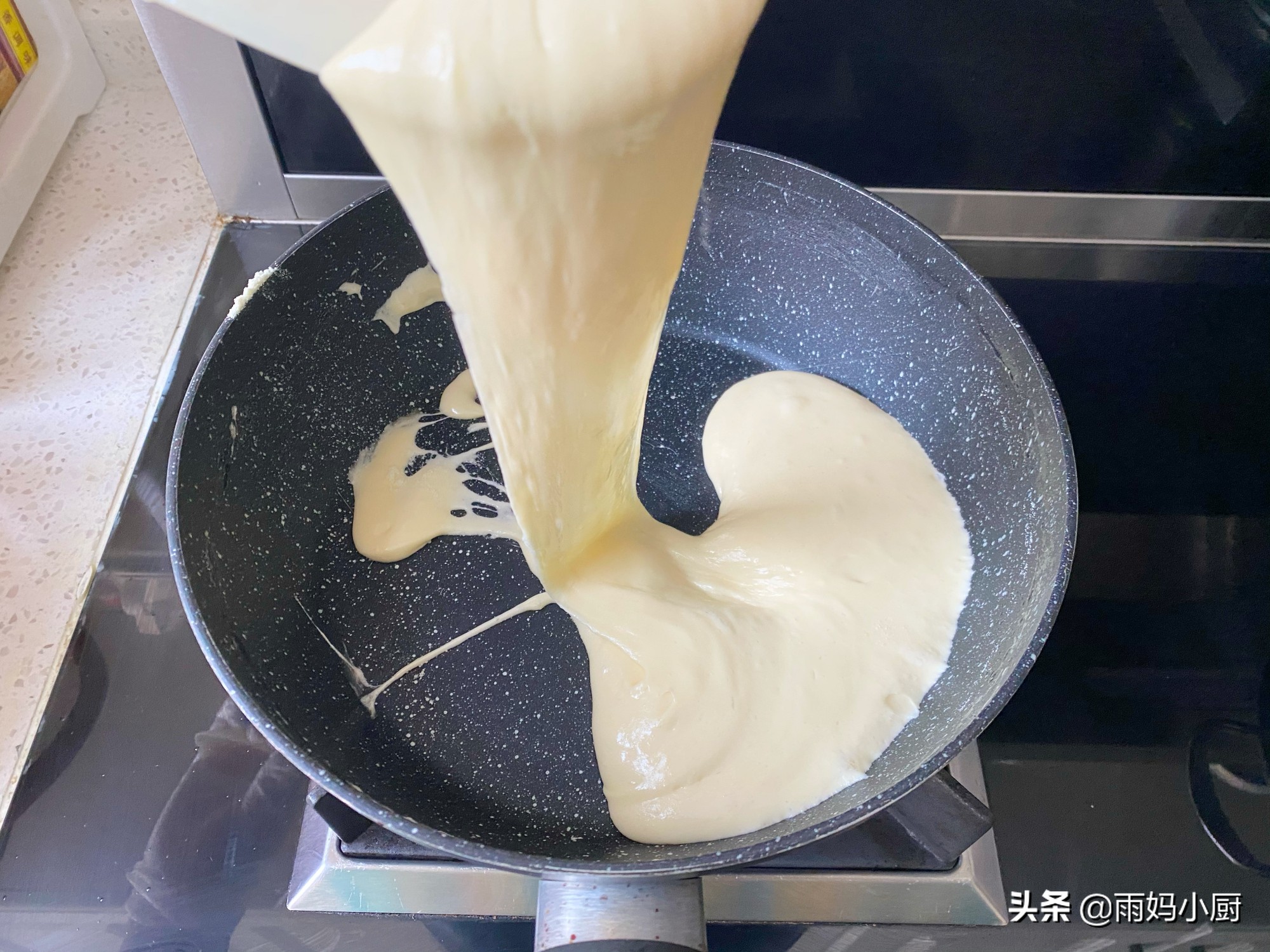 過年小零食雪花酥，香酥美味做法簡單，1口平底鍋10分鐘搞定