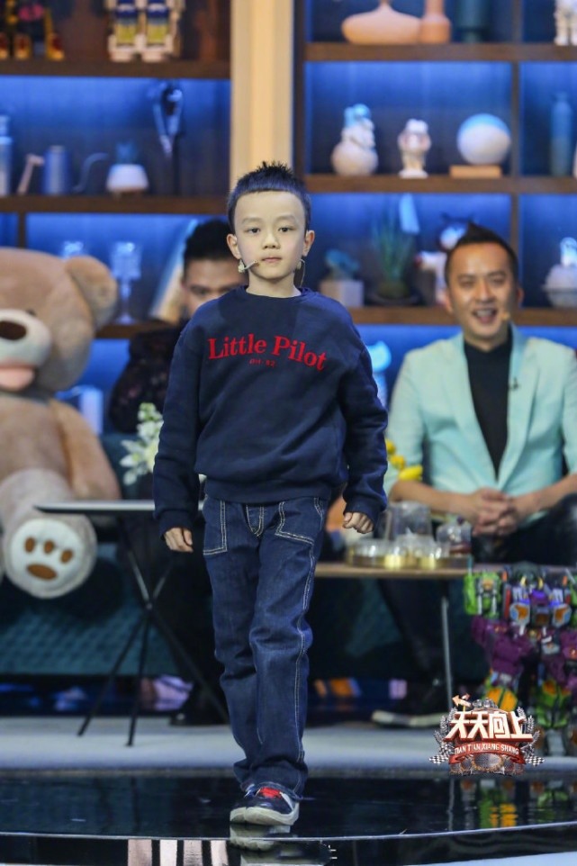 当妈不易！杨乐乐落泪自述鸡娃教育，曾报8个兴