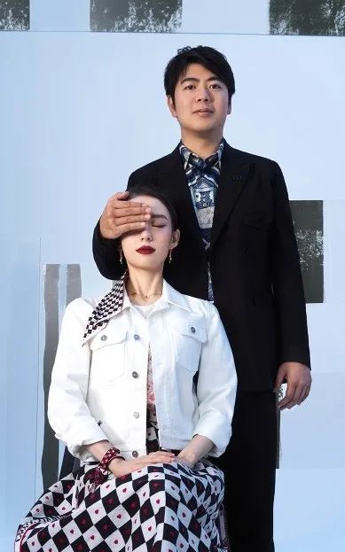婚后2年，吉娜郎朗被群嘲：“恩爱终于装不下去了？”