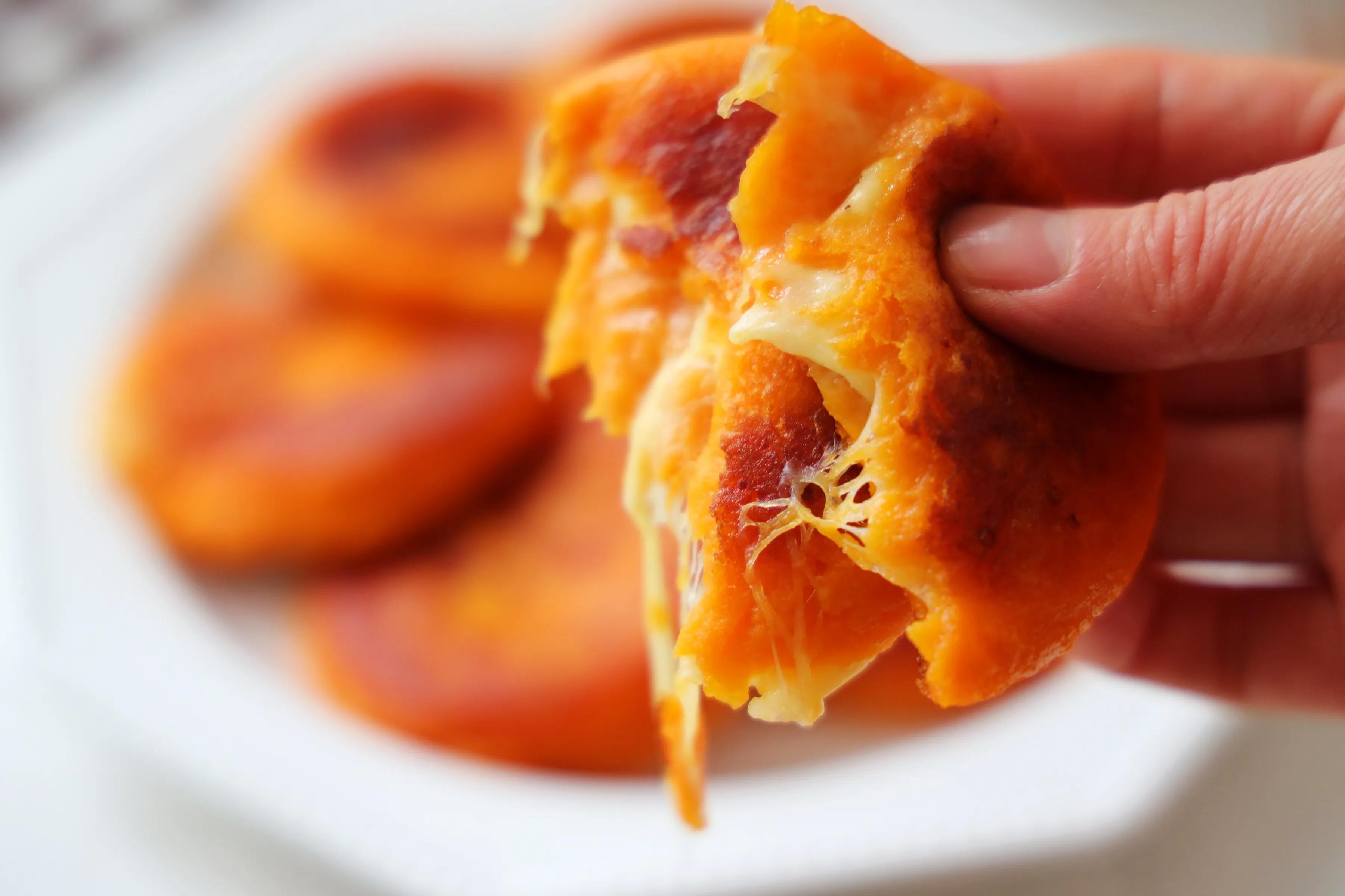 爆漿的紅薯芝士餅，咬一口柔軟又拉絲，孩子吃了還想吃，太美味了