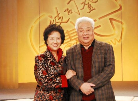 “如来佛”扮演者朱龙广，去泰国逛佛庙，却发