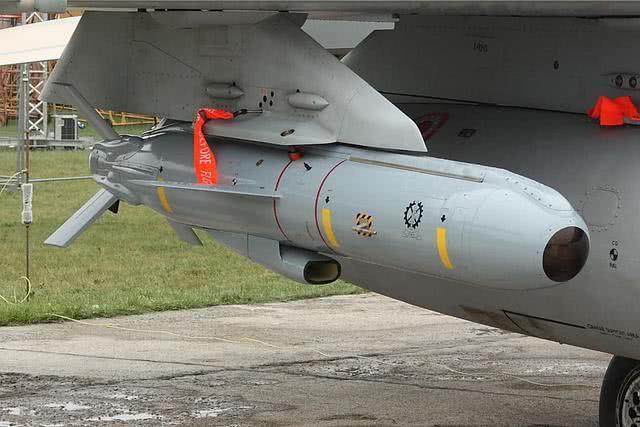 以军突然开火，土军猛烈炮击，俄叙两面受敌，