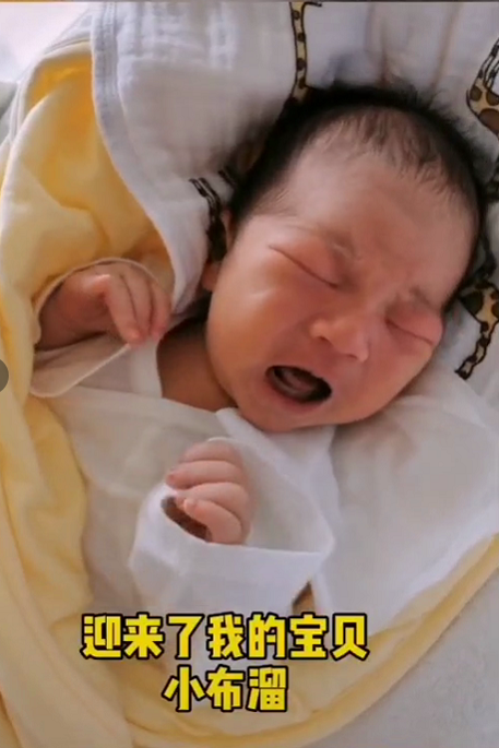 又传噩耗！主持人余声自曝母亲已离世，儿子刚