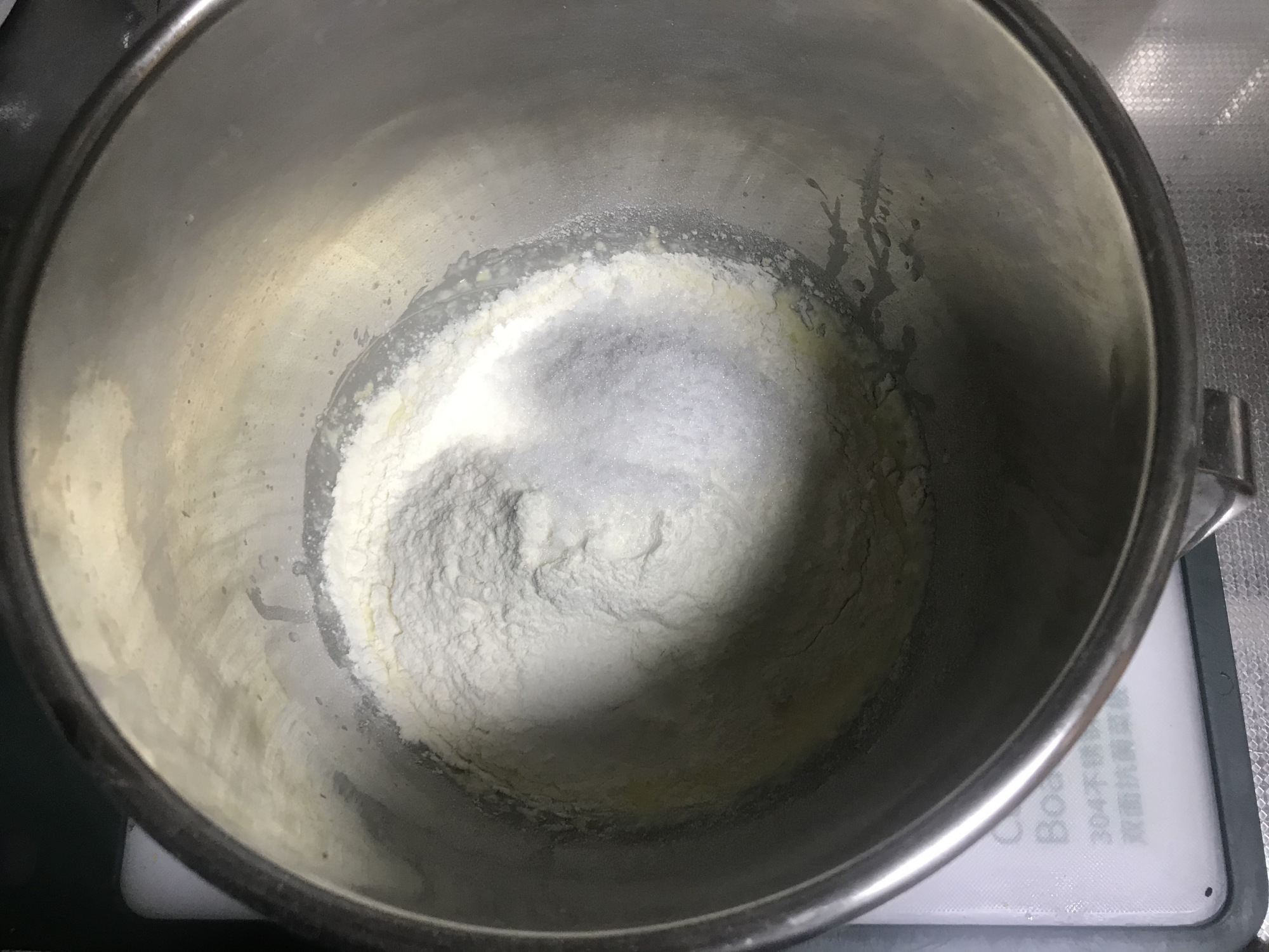 用了3年的麵包配方，不用黃油，一次發酵，蓬鬆暄軟，放3天不硬