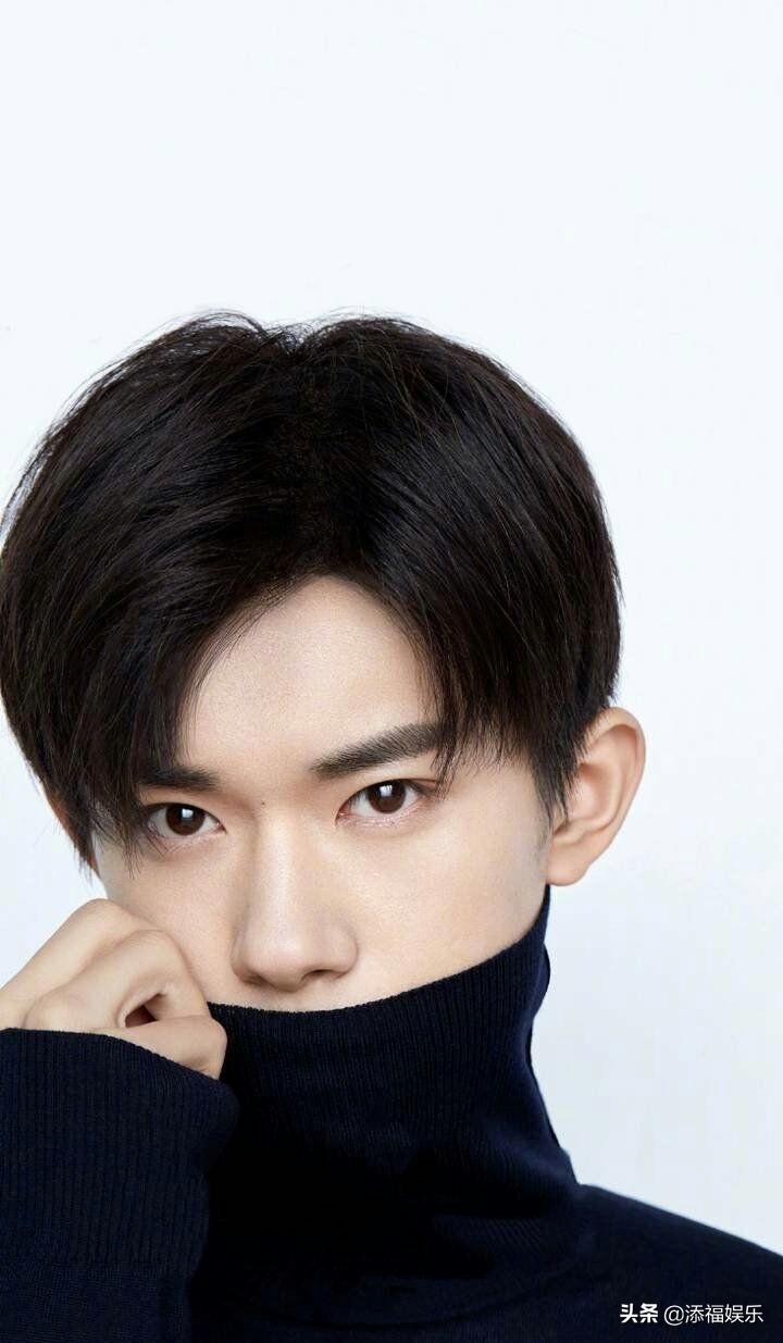 易烊千玺被谢娜叫“叔叔”，被何炅叫“千总”