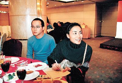 窦唯：王菲倒追的男人，为何2006年点燃汽车，说