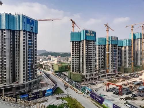 贷款买房和租房的区别太大，30年后被甩几条街