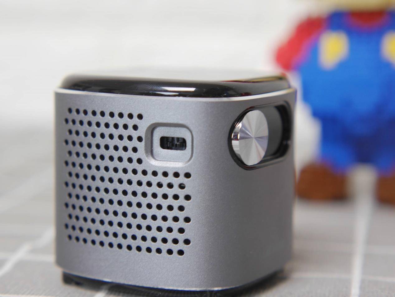 聯想挑戰最小投影儀？ 安卓系統，雞蛋大小能投100寸