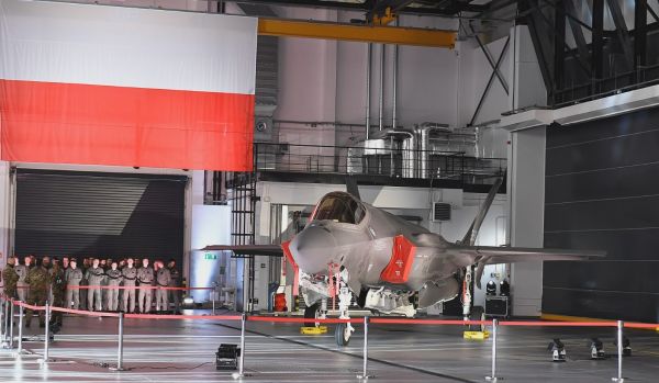 大力推销羟氯喹，让美国人换个死法？自己人当即站出来警告