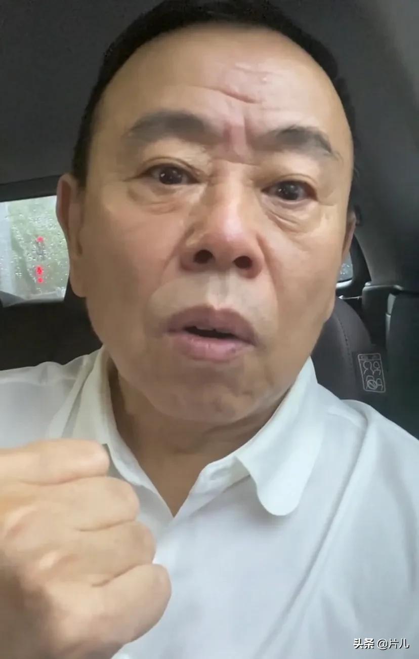 潘长江捐款100万元后，嘎子谢孟伟主动晒捐款单，反遭网友质疑
