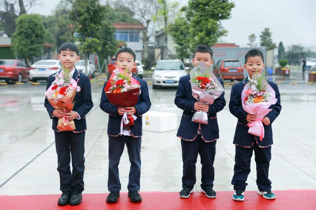 老师，您笑起来真好看——记双流区金桥小学“三八”妇女节活动