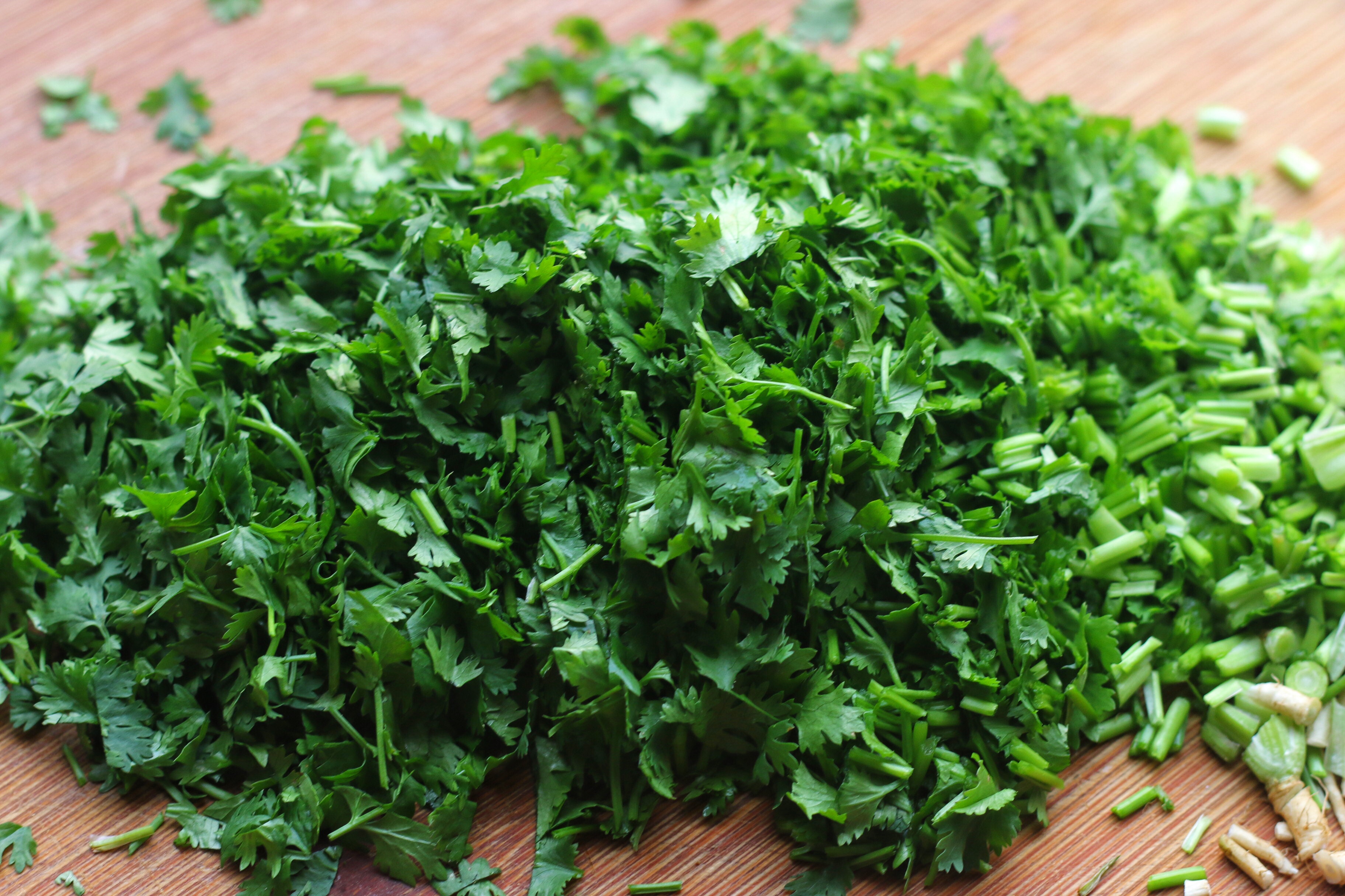 保存香菜，我有妙招，放一年不会坏，什么时候吃都新鲜如初