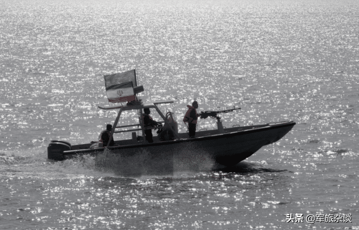 海峡上空大量导弹起竖，伊朗真有把握击沉美航
