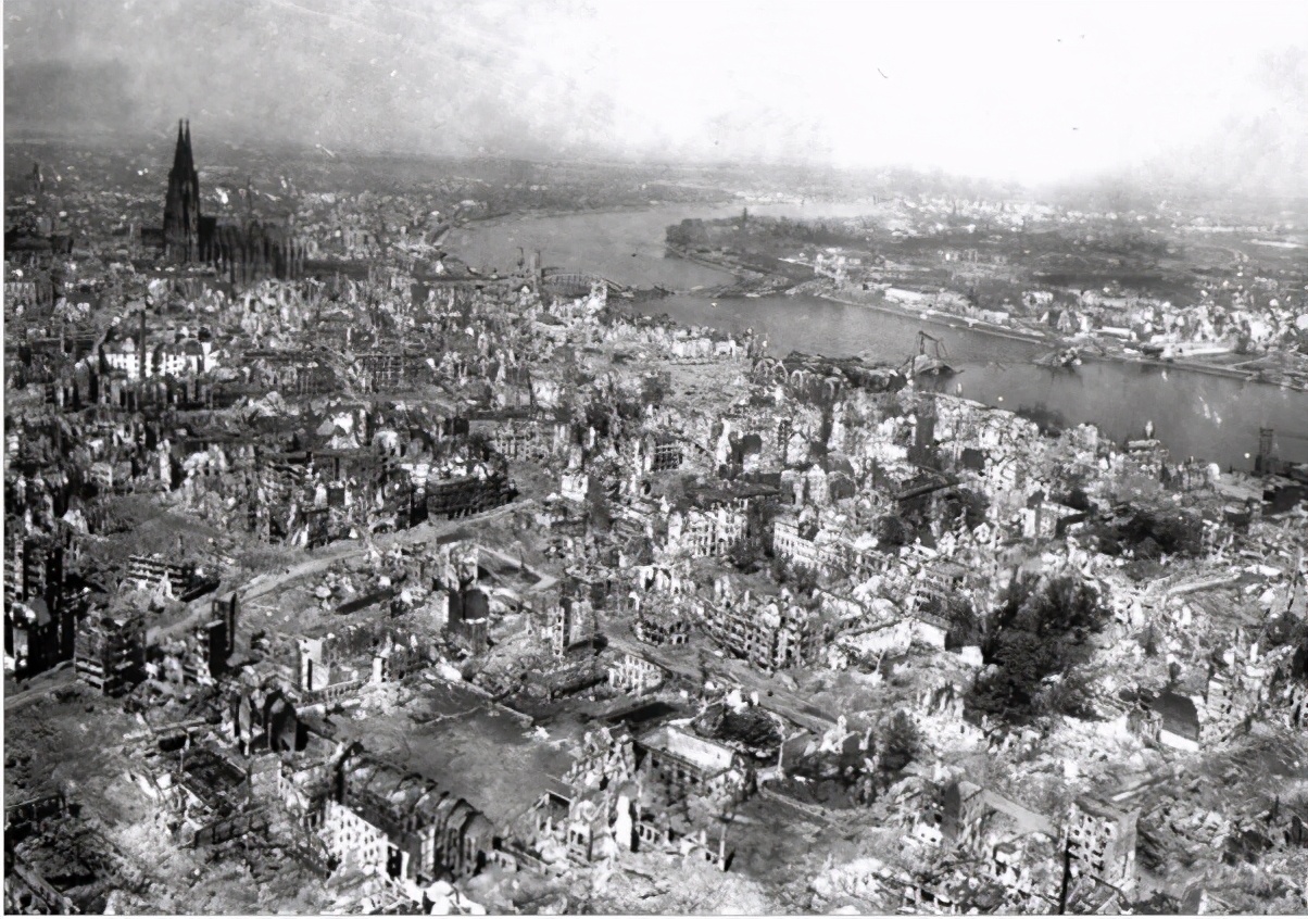 美國用130年超越英國，又用了80年成為世界第一，那中國呢？