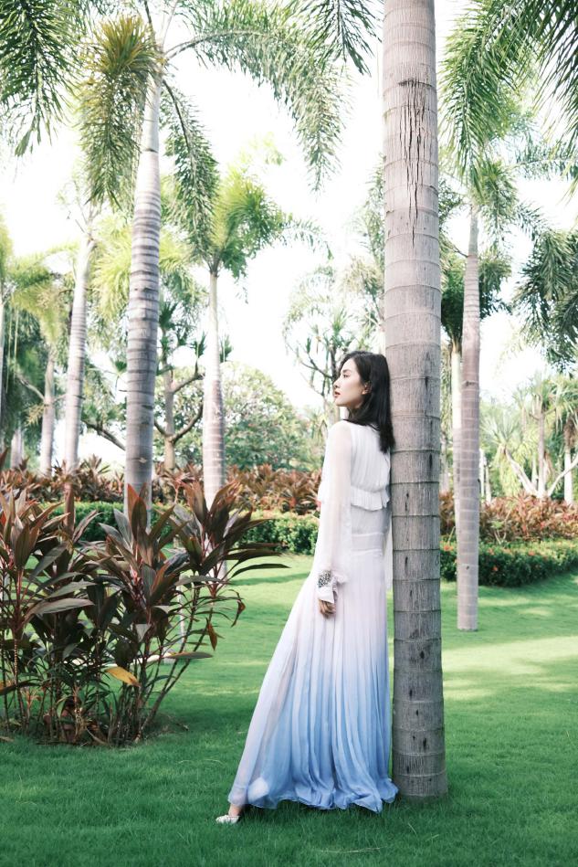 倪妮和刘诗诗同登杂志封面，网友：这气质差距