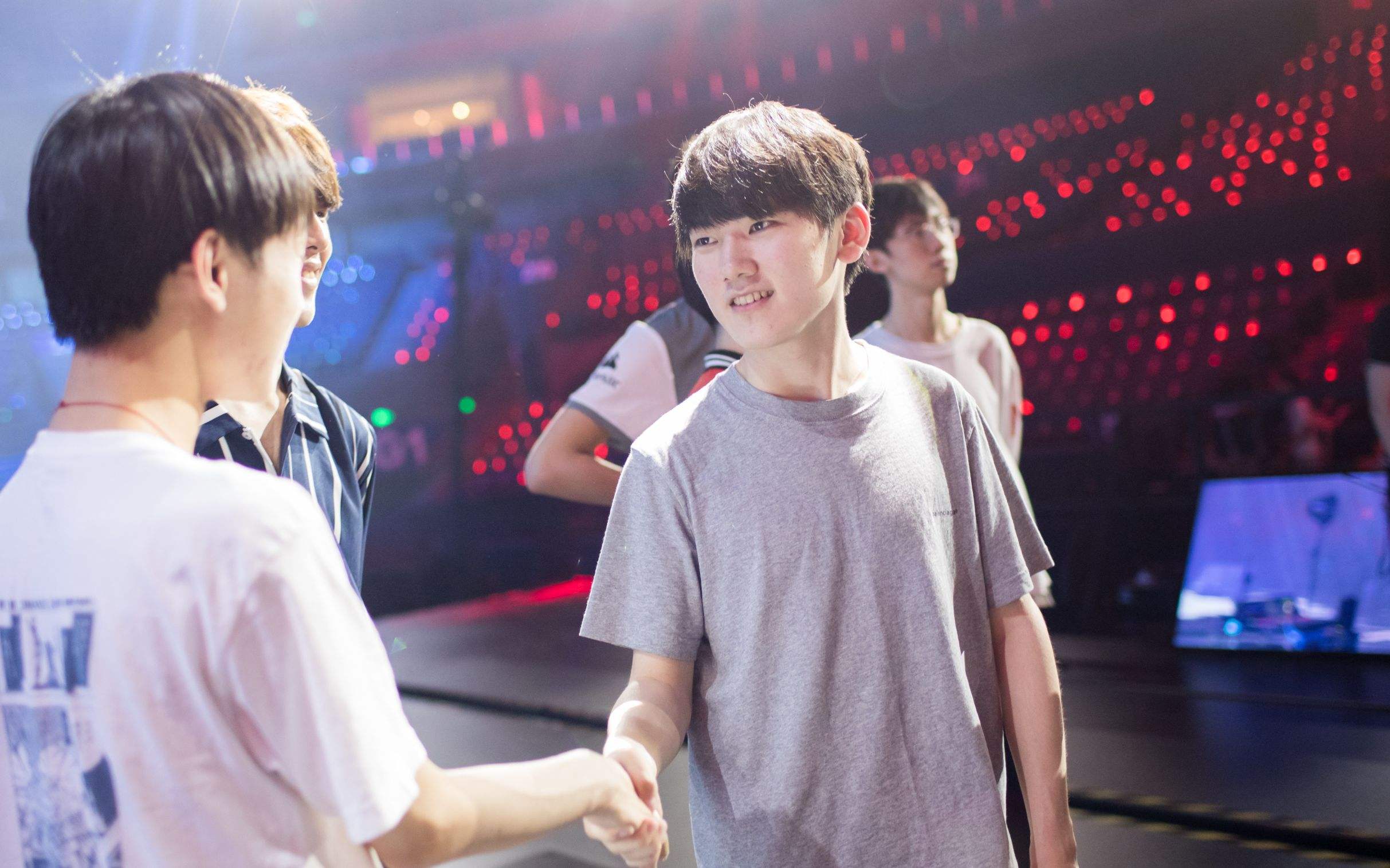 TES阿水直播与小明互动，Ming两个字说出RNG失去