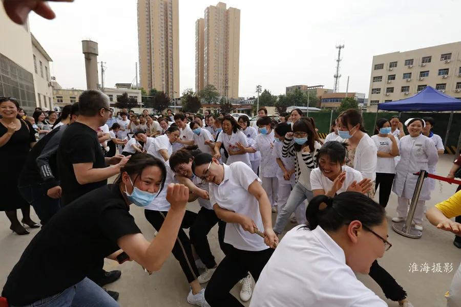 三原县医院庆祝“5.12”国际护士节拔河比赛