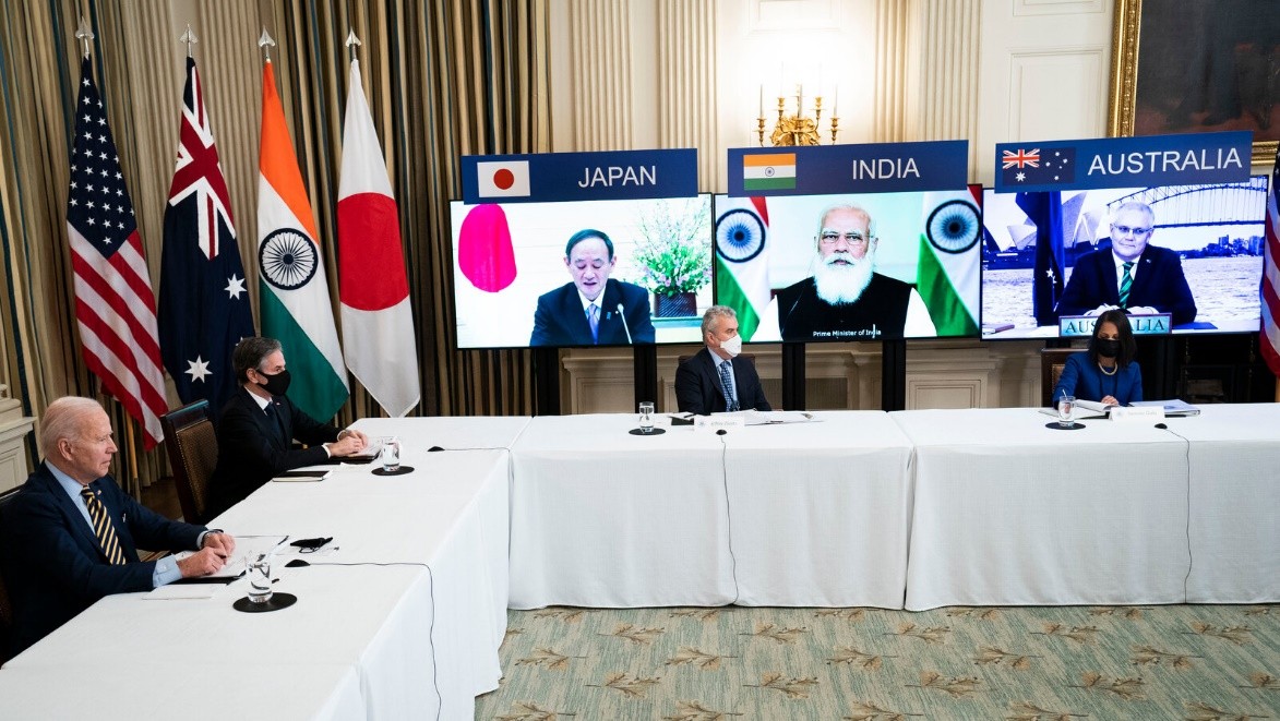 美国扬言对华不抱幻想，中国三大舰队出动，不