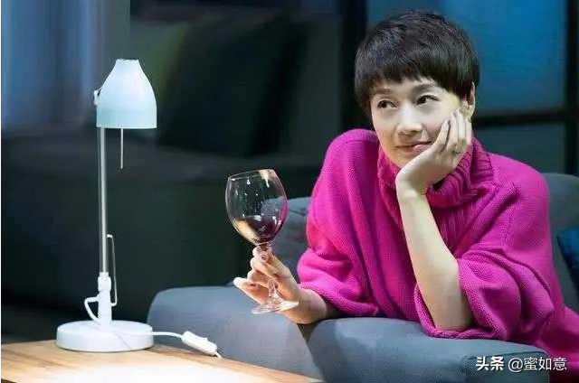 马伊琍首次曝光新恋情，离婚从来都不是阻碍幸