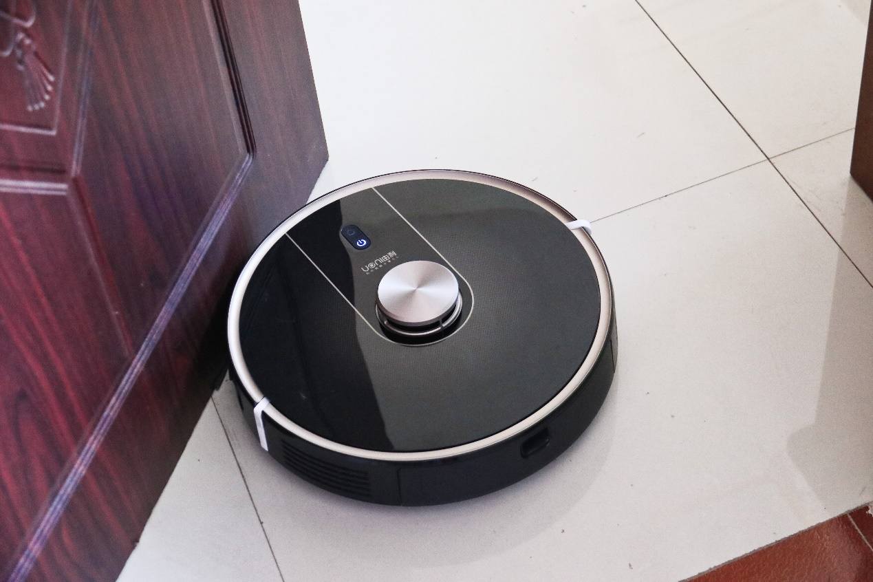 这个假期有规划：自动集尘更方便，由利V980 PLUS体验