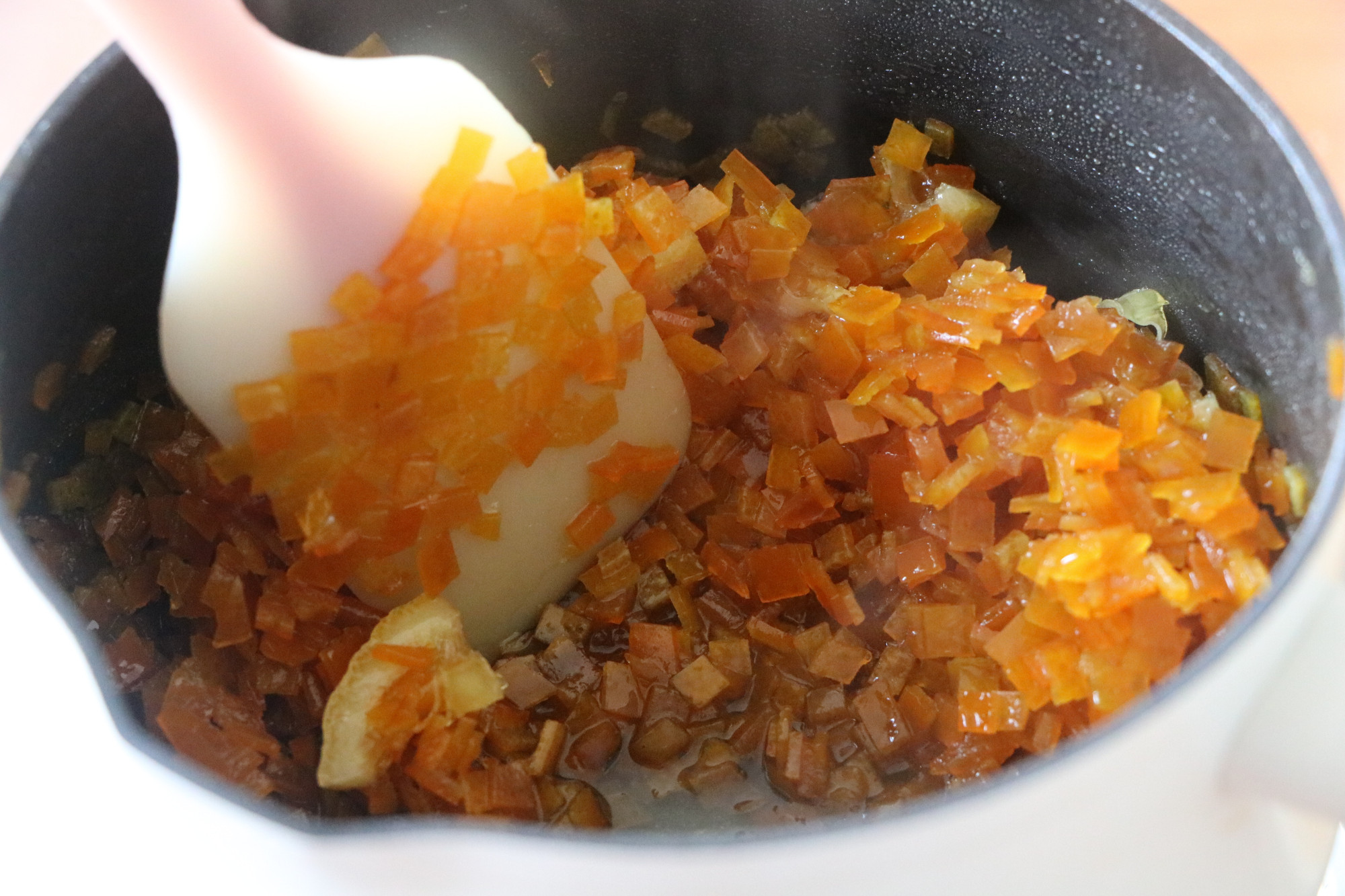 吃剩的橙子皮不要扔掉，简单加工一下，用处多多，胜过秋梨膏
