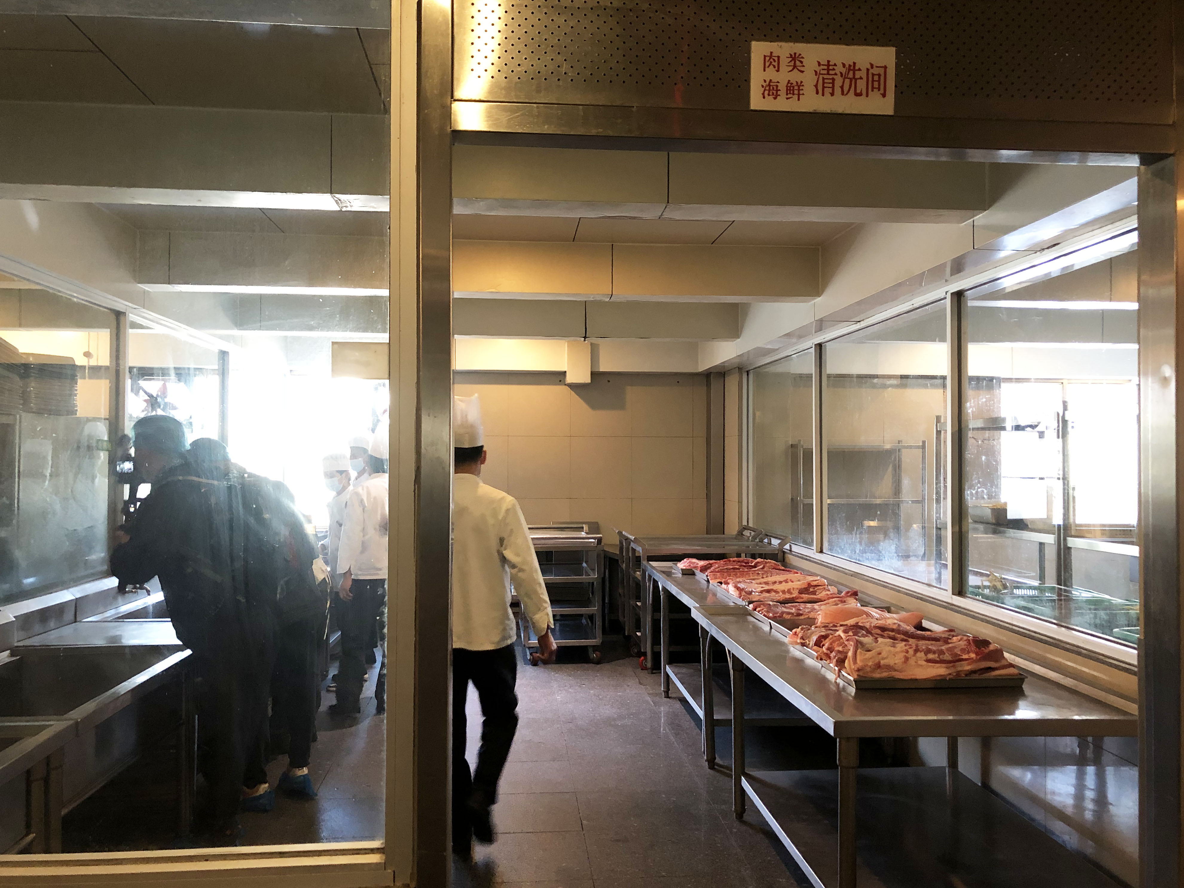 年夜饭大检查进行中，昆明为2021春节期间食品安全保驾护航