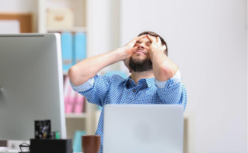 阿里员工逼59岁母亲去扫大街，众人纷纷骂不孝，