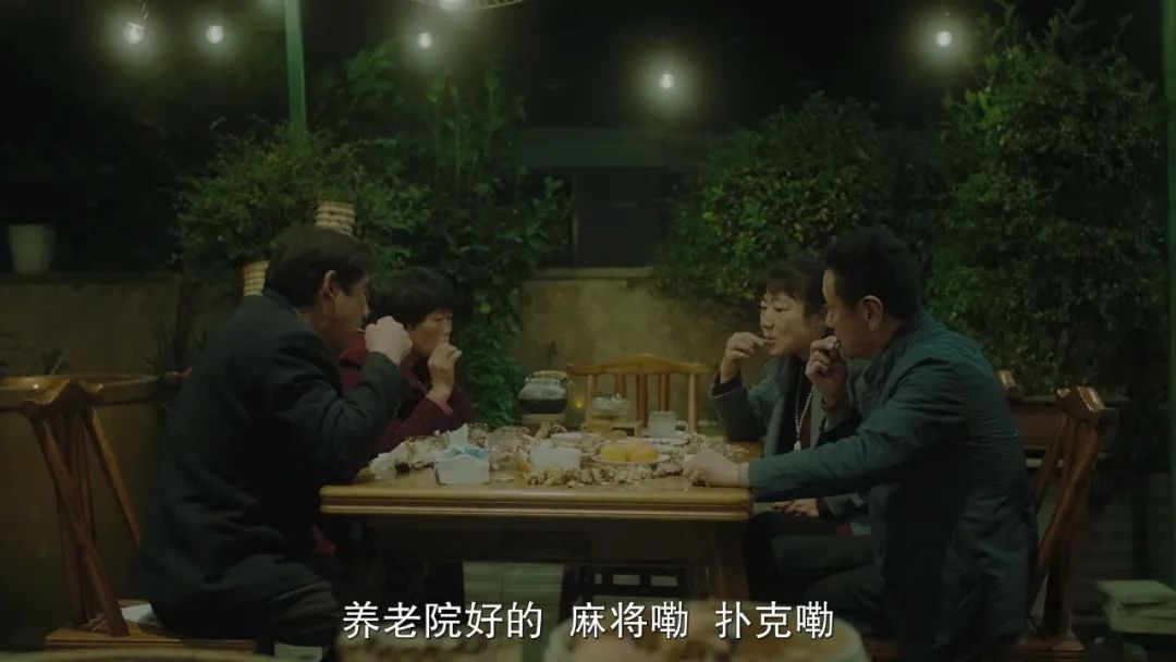 片中演员90%是导演亲戚，一波“虎”操作后，竟