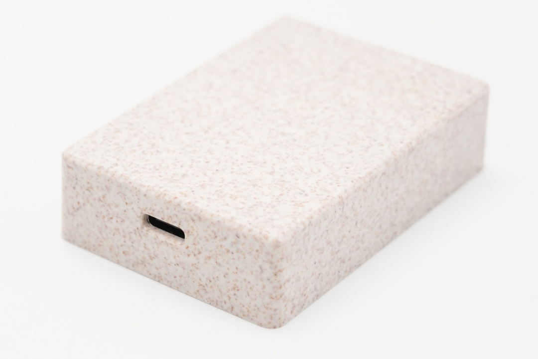 不止OPPO，这些厂商都推出了超薄快充新品