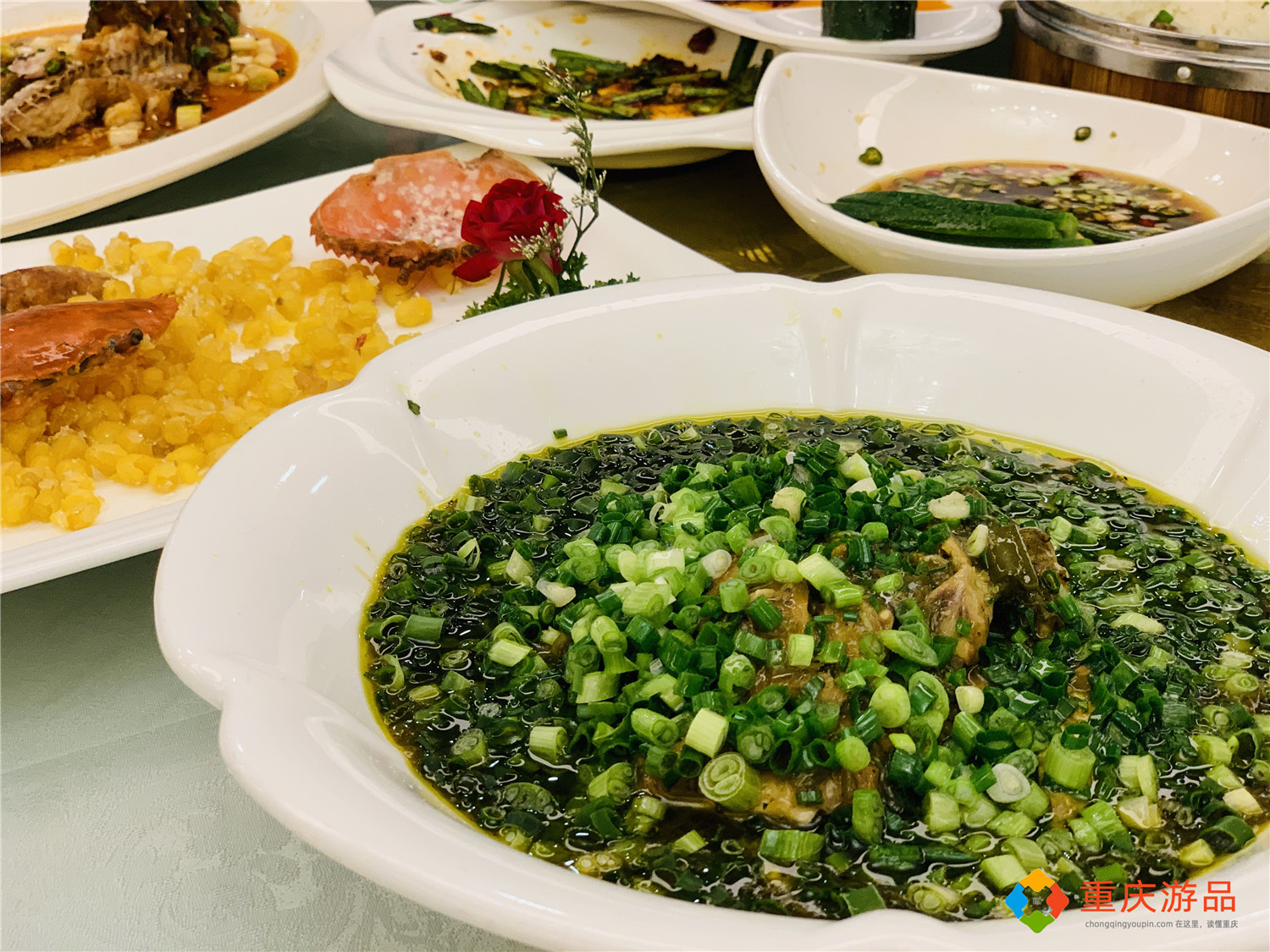 重庆解放碑的新华酒店：17年历史屹立不倒，餐厅陈旧但有口皆碑