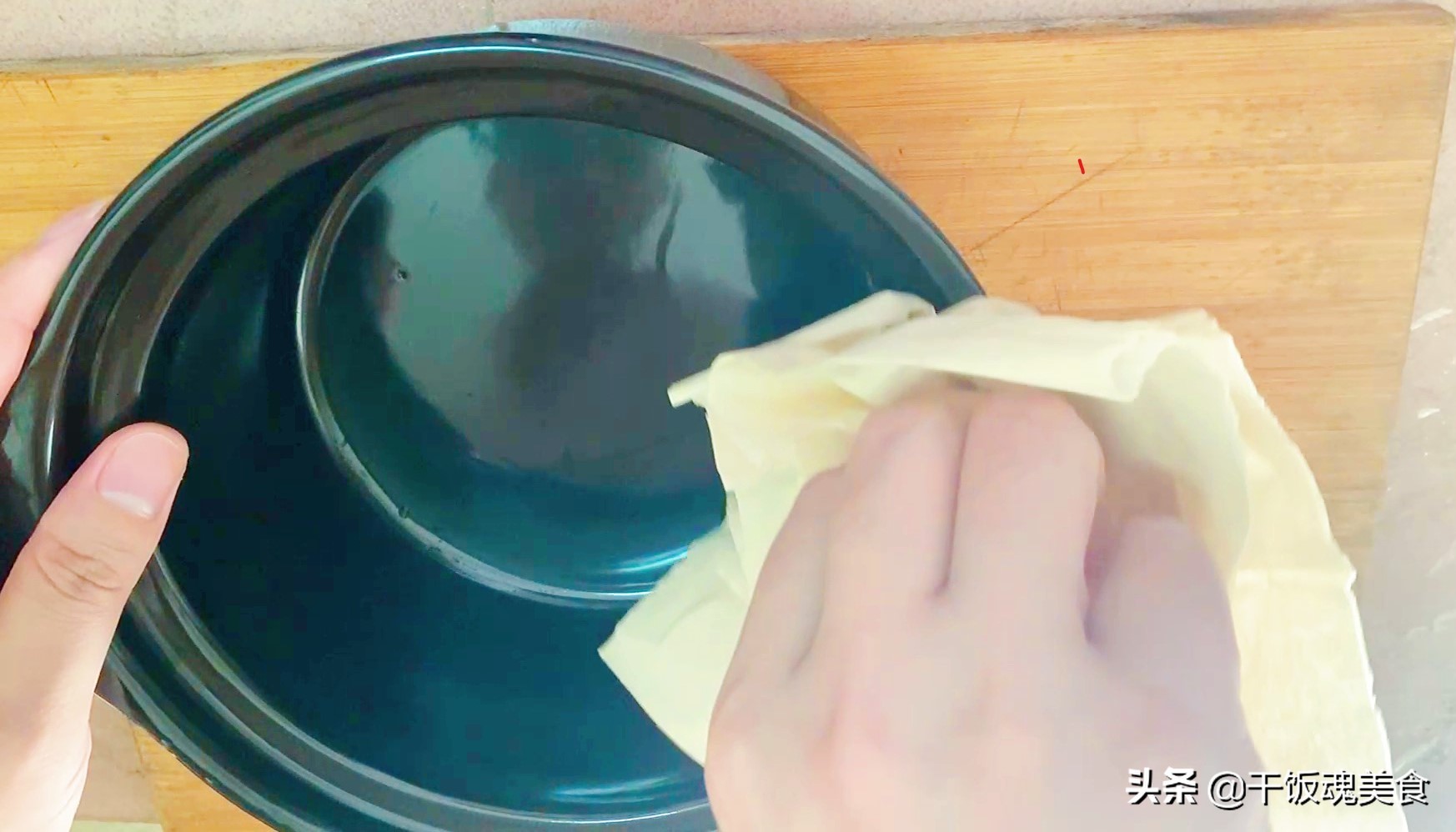 新买的砂锅使用前需怎么处理，处理黄，不会裂的方法介绍？