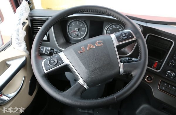 比8X4车型多拉1.2吨货，江淮格尔发K5W 8X2载货车拉