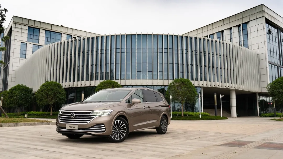 上汽大众进军“航空界”，造了一台「头等舱」