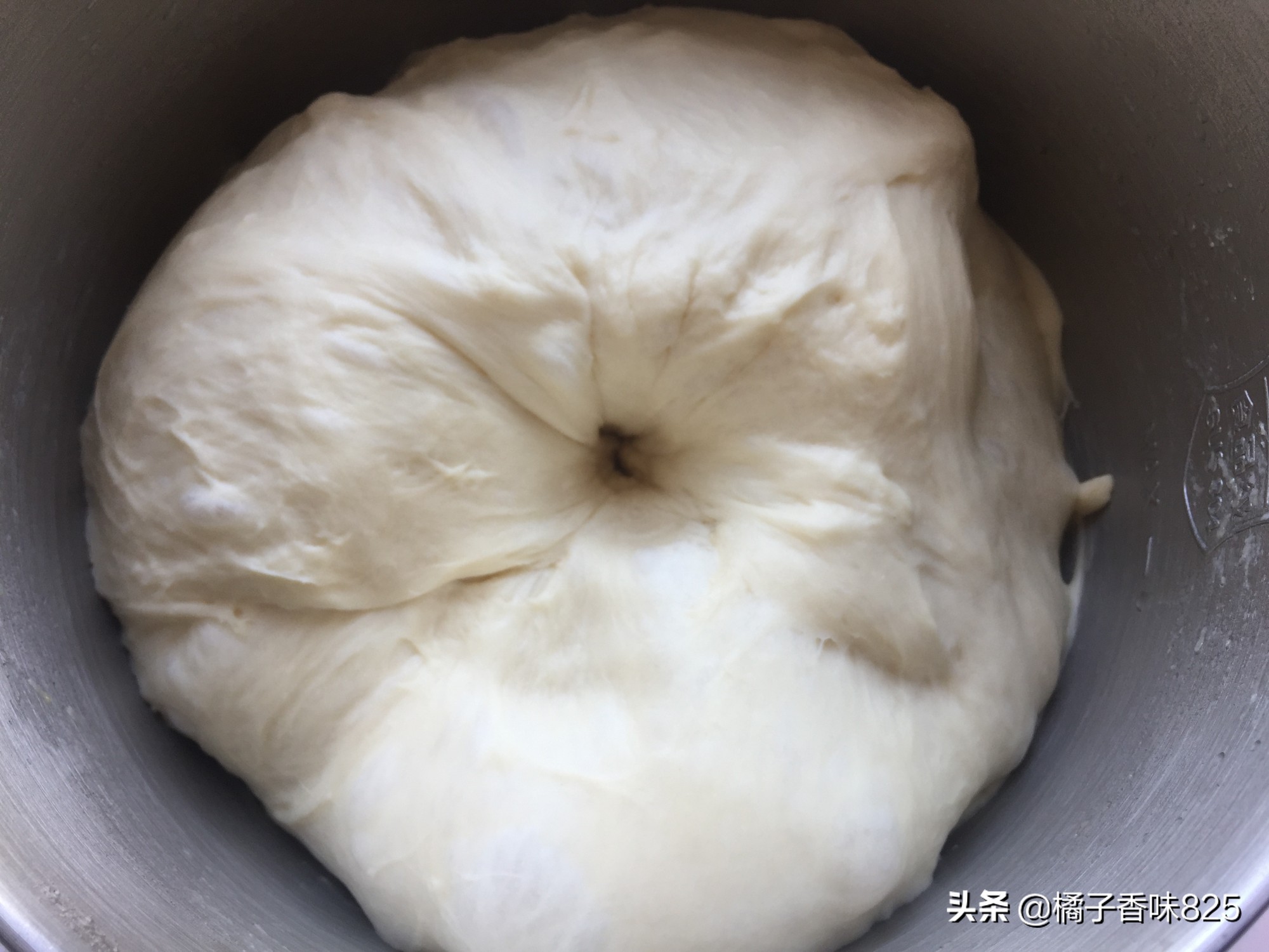 甜甜圈在家做，告別點外賣，蓬鬆酥軟吃起來就收不住嘴，太簡單了