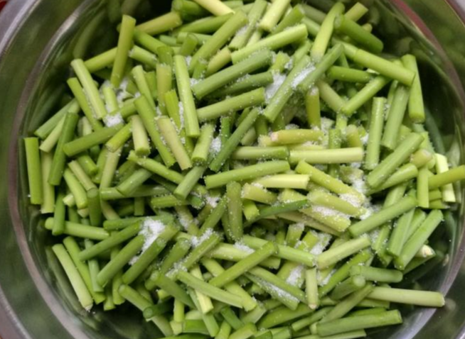 圖片[6]-蒜苔炒臘肉做法步驟圖 脆爽還入味-起舞食譜網