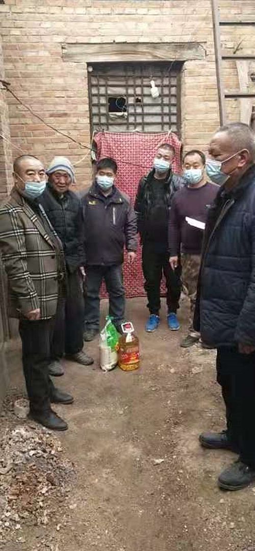 邢台市任泽区留垒村：慰问孤寡老人、贫困户及老党员