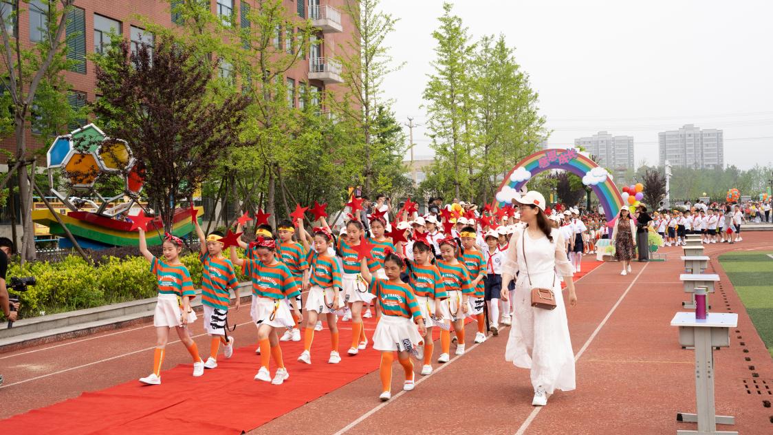 太湖县新城小学隆重举行三年级学生成长礼(图2)