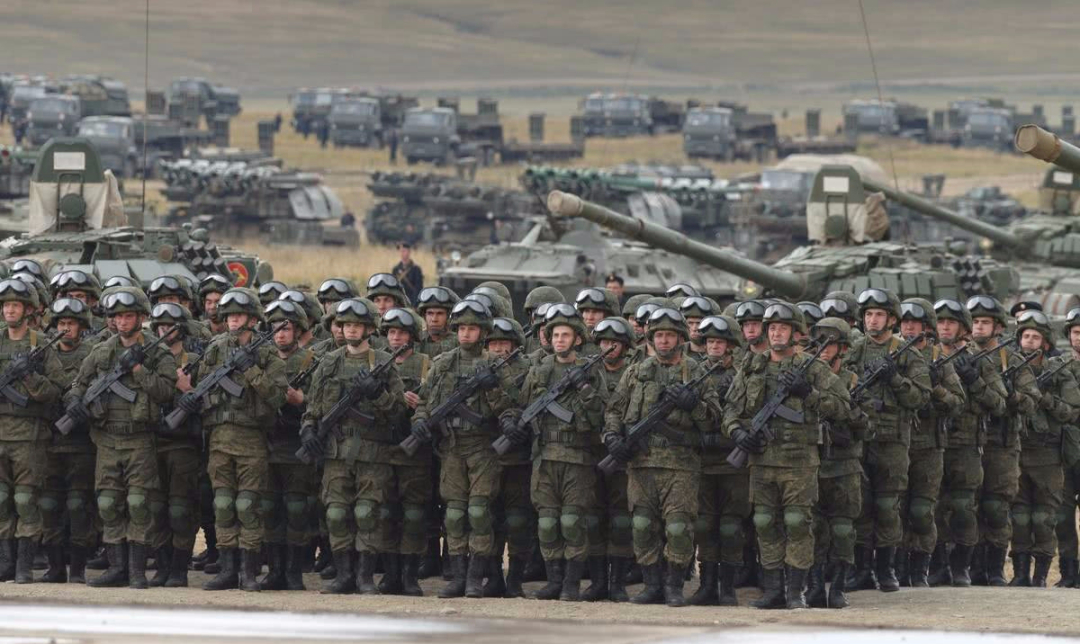 集结20万大军需要多久时间？俄要1天，美3小时，