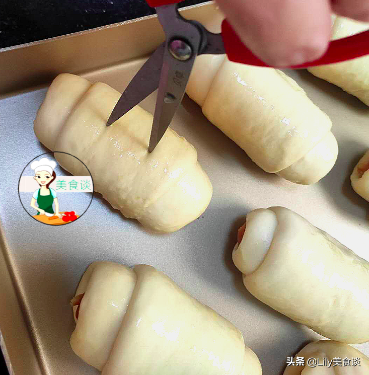 If you want to eat bread, you don’t need to buy it. You can make it at home. It is as delicious as the one you bought. Both adults and children love it.