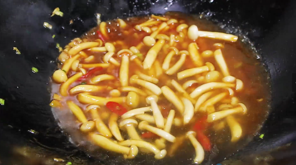 最近很火的腐竹新做法，腐竹里打入2個雞蛋，出鍋一刻饞壞全家人