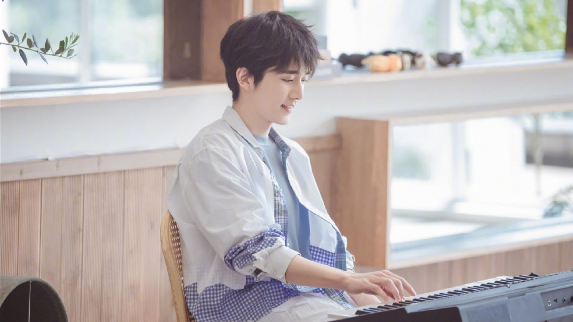 流量向左作品向右，技能满点、剧评颇佳的张新