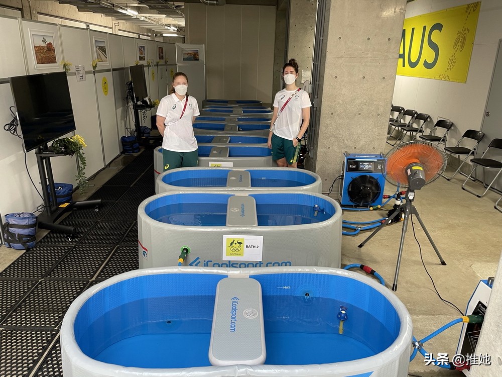 进村运动员继续吐槽，从东京奥运村的纸板床，延伸到洗手间和餐厅