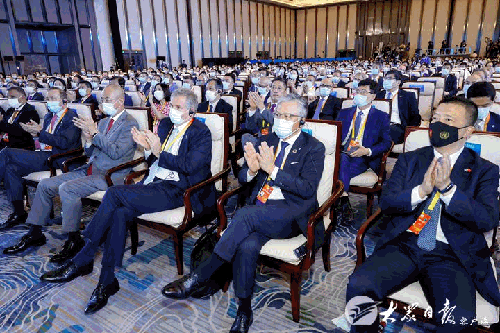 第二届跨国公司领导人青岛峰会开幕