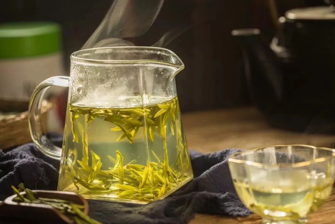 泡綠茶，別總是先放茶葉再倒水！想要茶香味好，請(qǐng)牢記這個(gè)順口溜