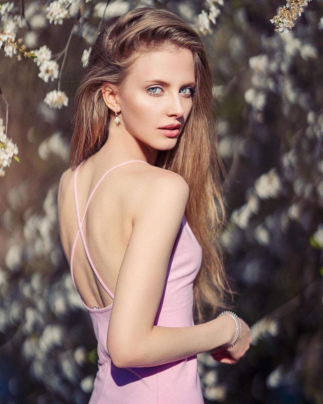 一组让人愉悦的感觉又没挑战头条的图像规则