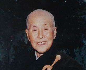 富家小姐出身，加入志愿军当军医，死后化为世界唯一一尊肉身菩萨