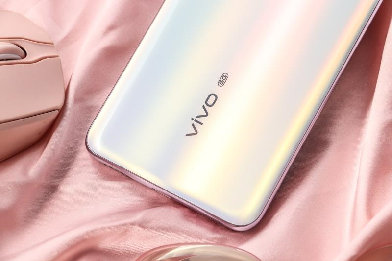 vivo S6初尝，一部专为年青人而打造出的时尚潮流5G手机上