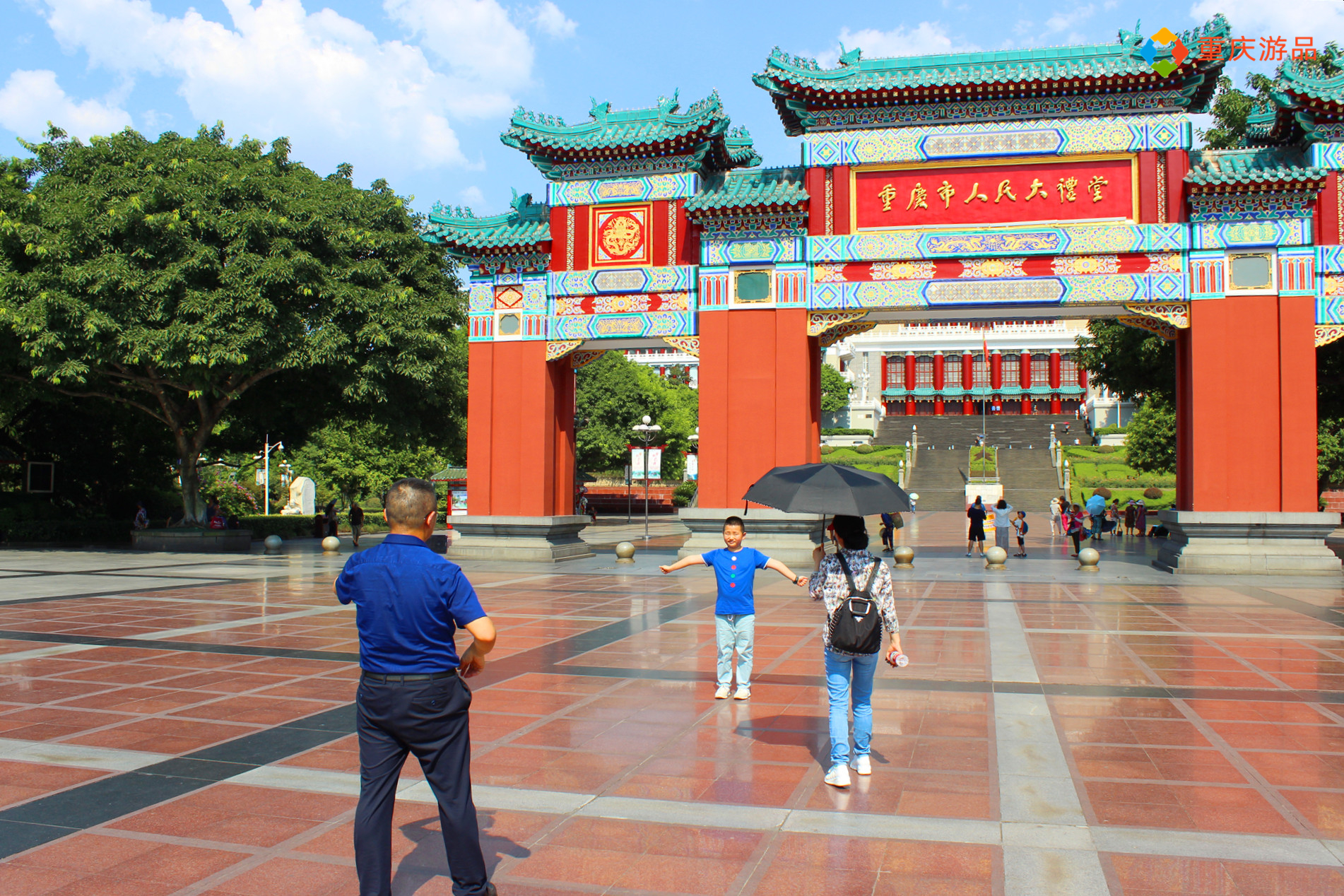 来重庆旅游该穿什么？一年四季随机播放，短袖和羽绒服都得带上